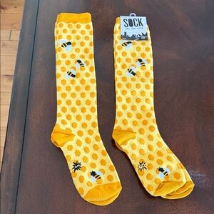 Yellow Bee Patterned Socks 2 pairs new with tags